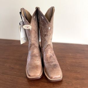 Idyllwind Outlaw 12” Taupe Women’s Cowboy Boots